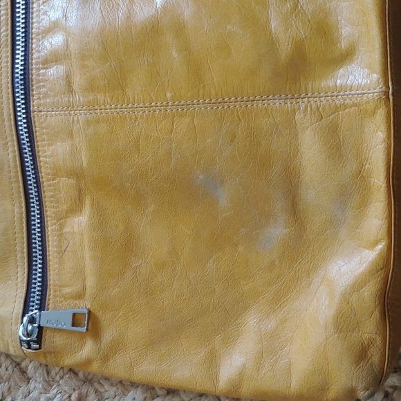 HOBO | Medium Crossbody Bag - Picture 5 of 9